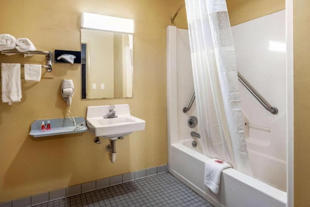 Southern Inn And Suites 斯帕坦堡 外观 照片